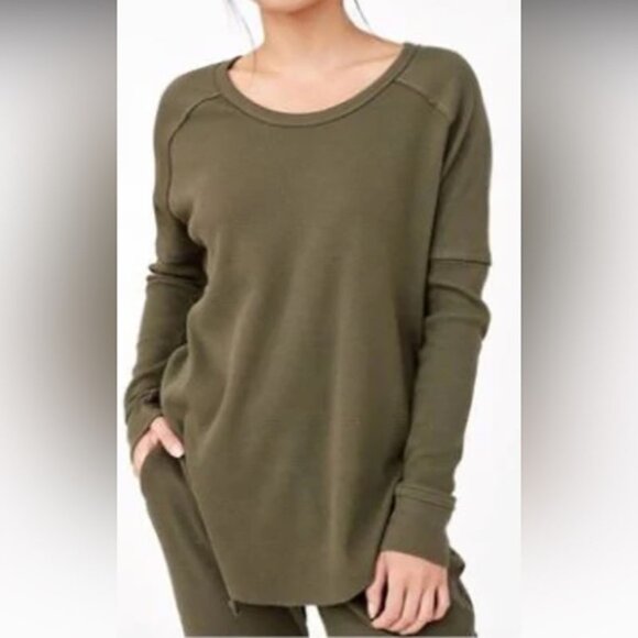 Aritzia TNA The Alder Waffle Knit Long Sleeve Pullover Top Burgundy Oversize XS - Picture 1 of 7